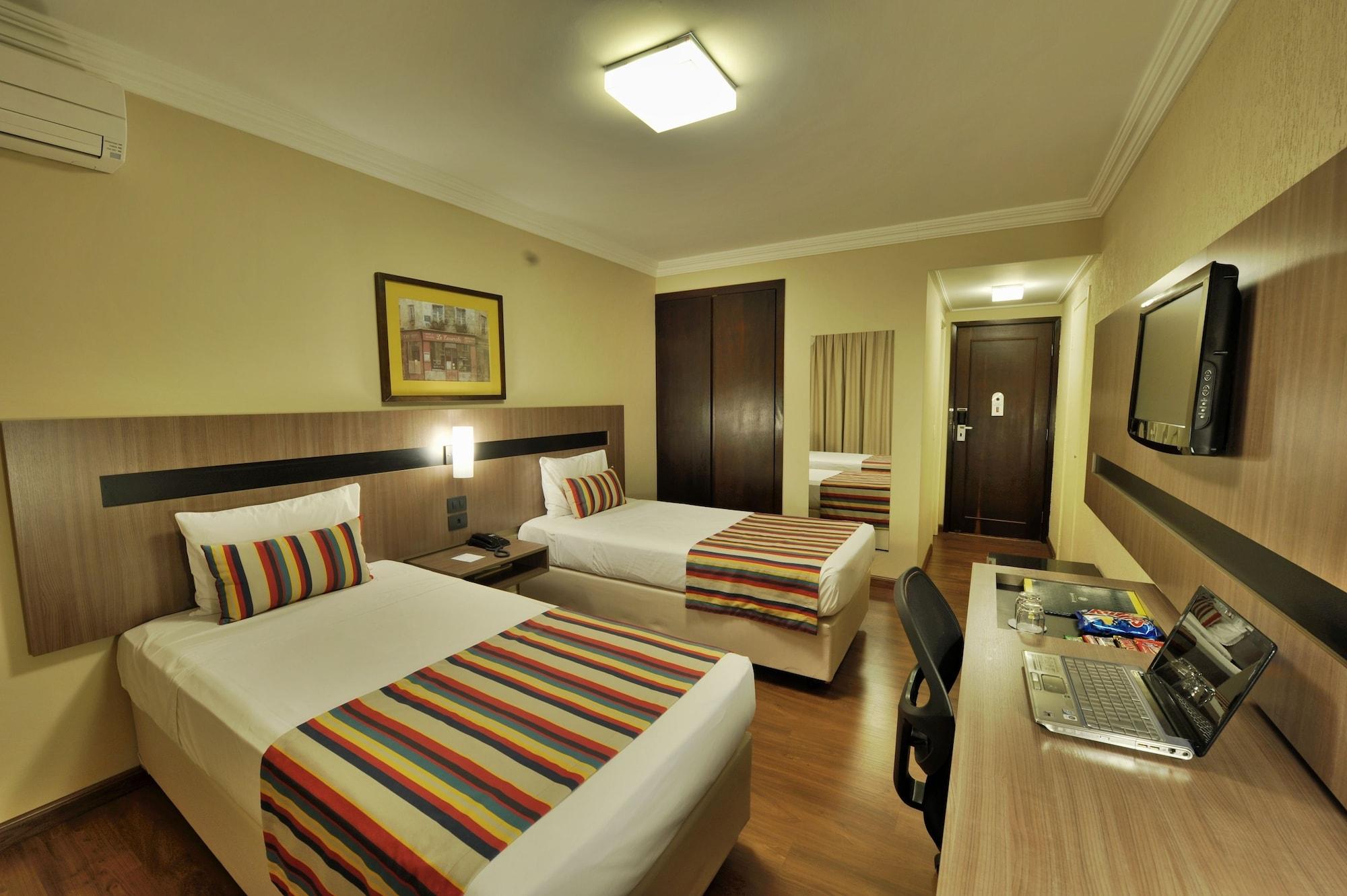 Hotel Deville Express Cascavel Cascavel  Eksteriør billede