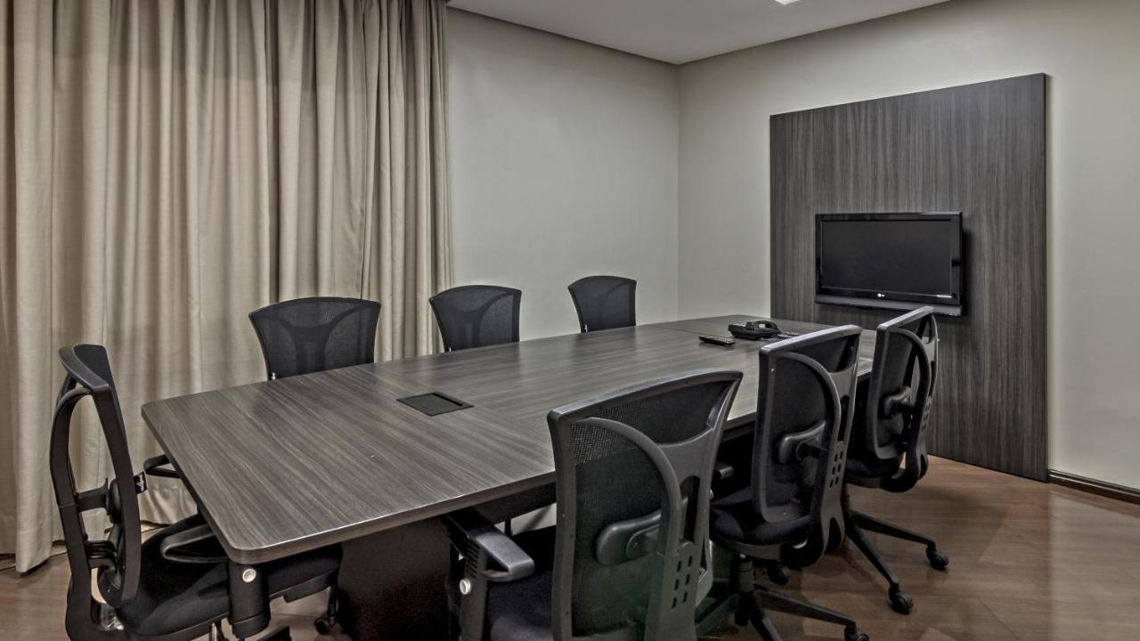 Hotel Deville Express Cascavel Cascavel  Eksteriør billede