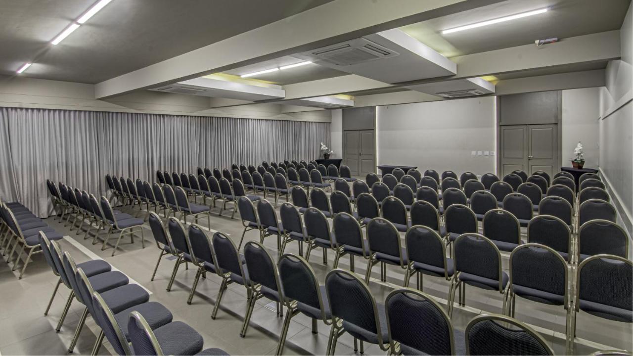 Hotel Deville Express Cascavel Cascavel  Eksteriør billede