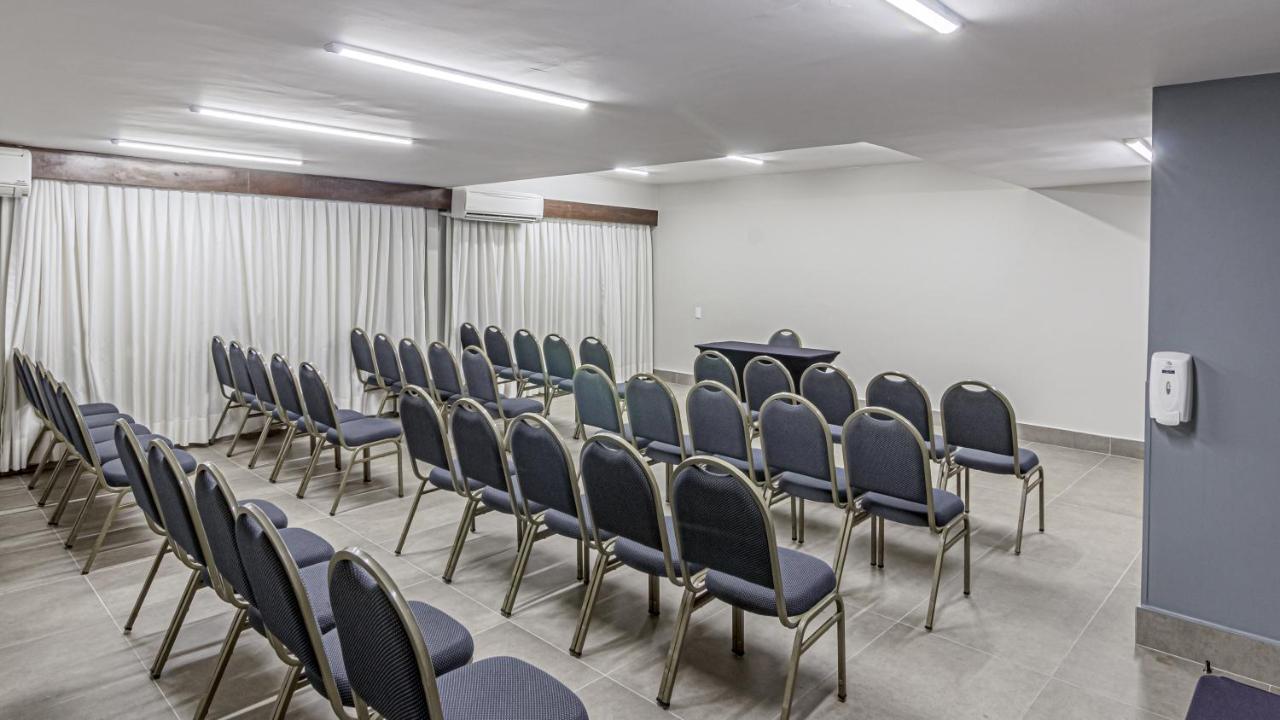 Hotel Deville Express Cascavel Cascavel  Eksteriør billede