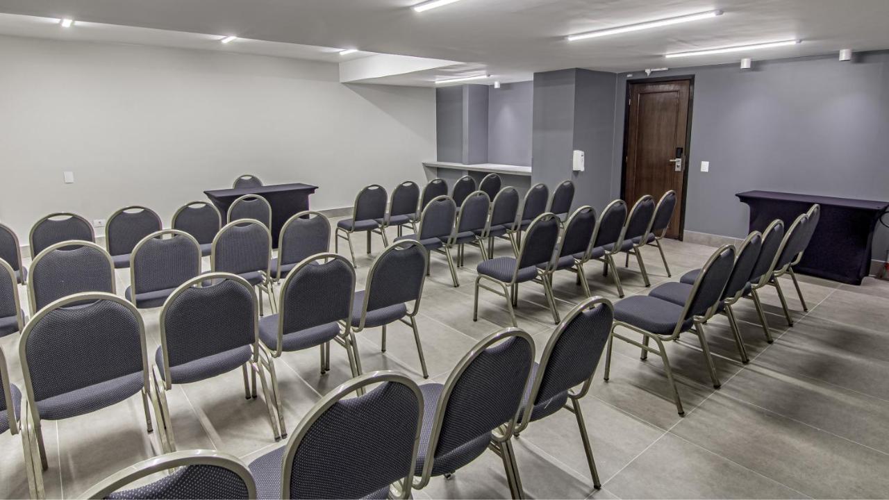 Hotel Deville Express Cascavel Cascavel  Eksteriør billede