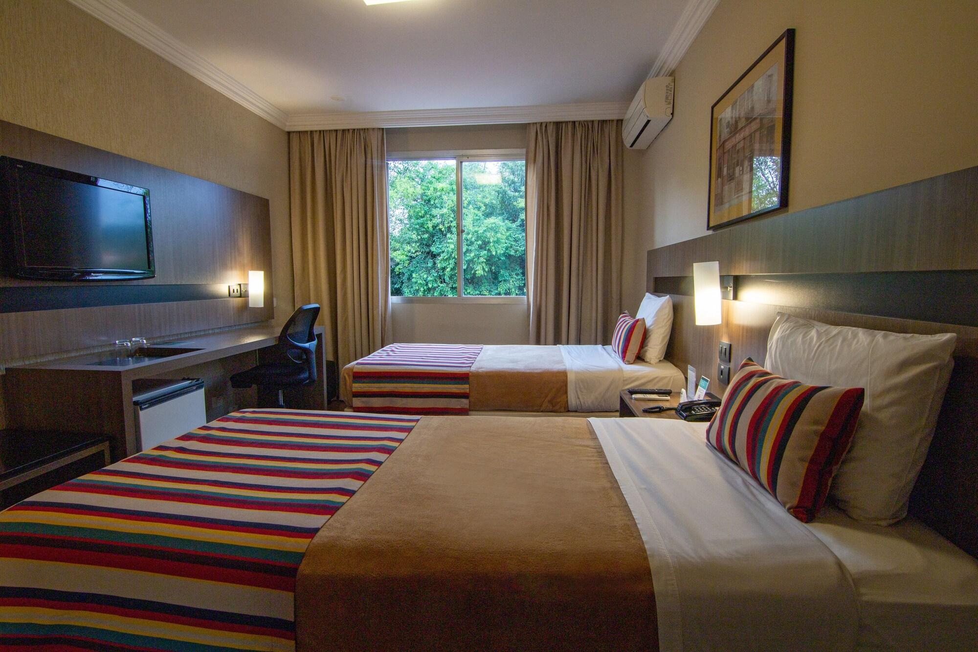 Hotel Deville Express Cascavel Cascavel  Eksteriør billede