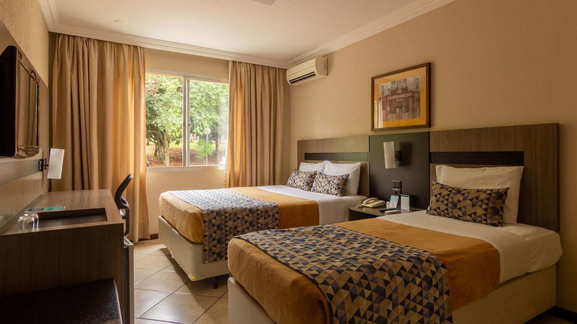 Hotel Deville Express Cascavel Cascavel  Eksteriør billede