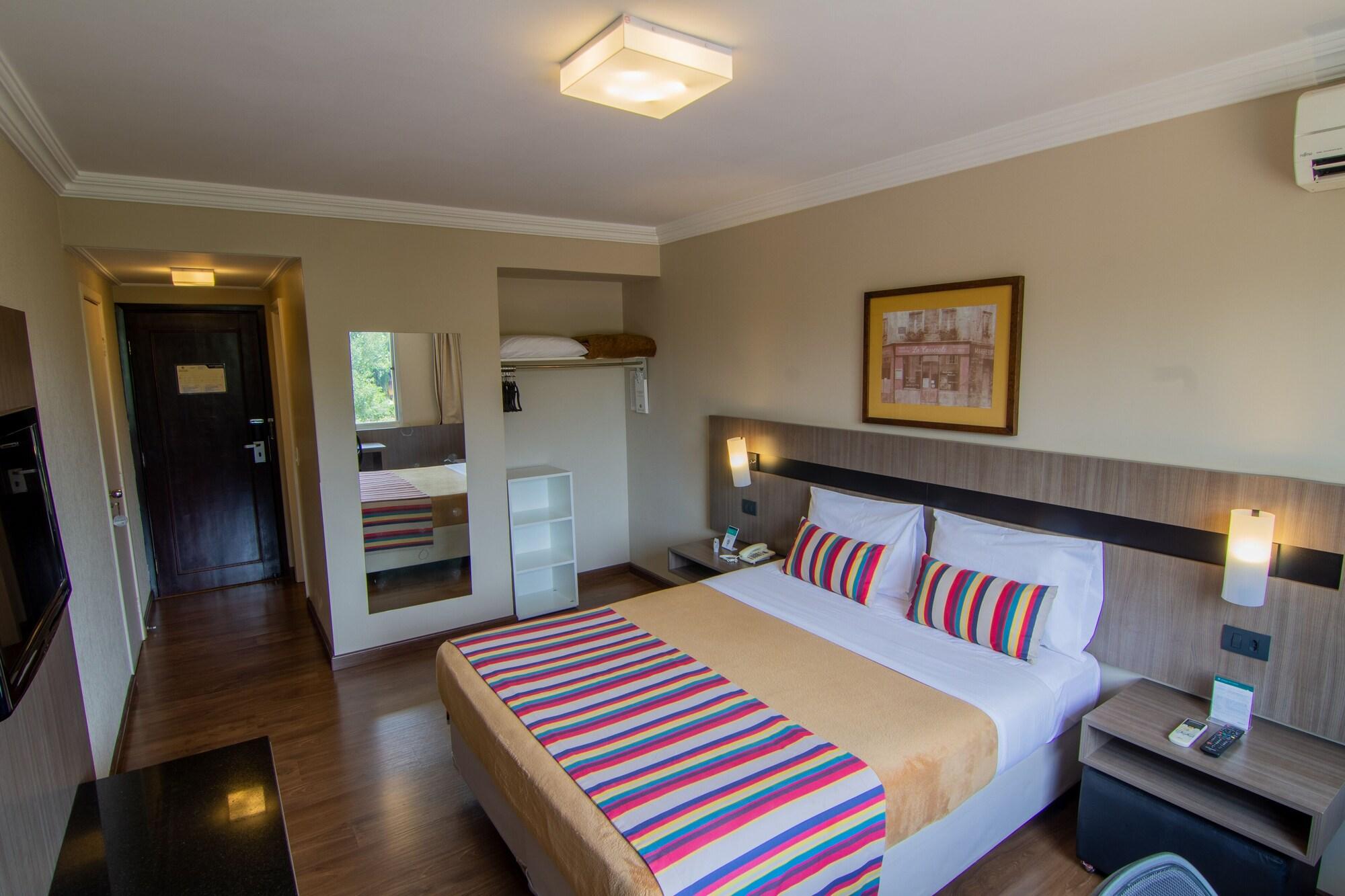 Hotel Deville Express Cascavel Cascavel  Eksteriør billede