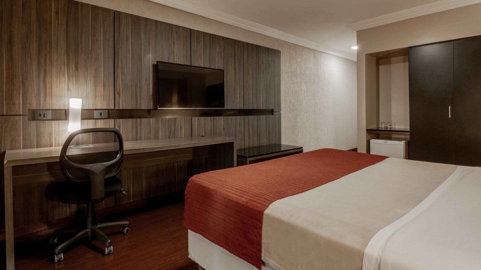 Hotel Deville Express Cascavel Cascavel  Eksteriør billede