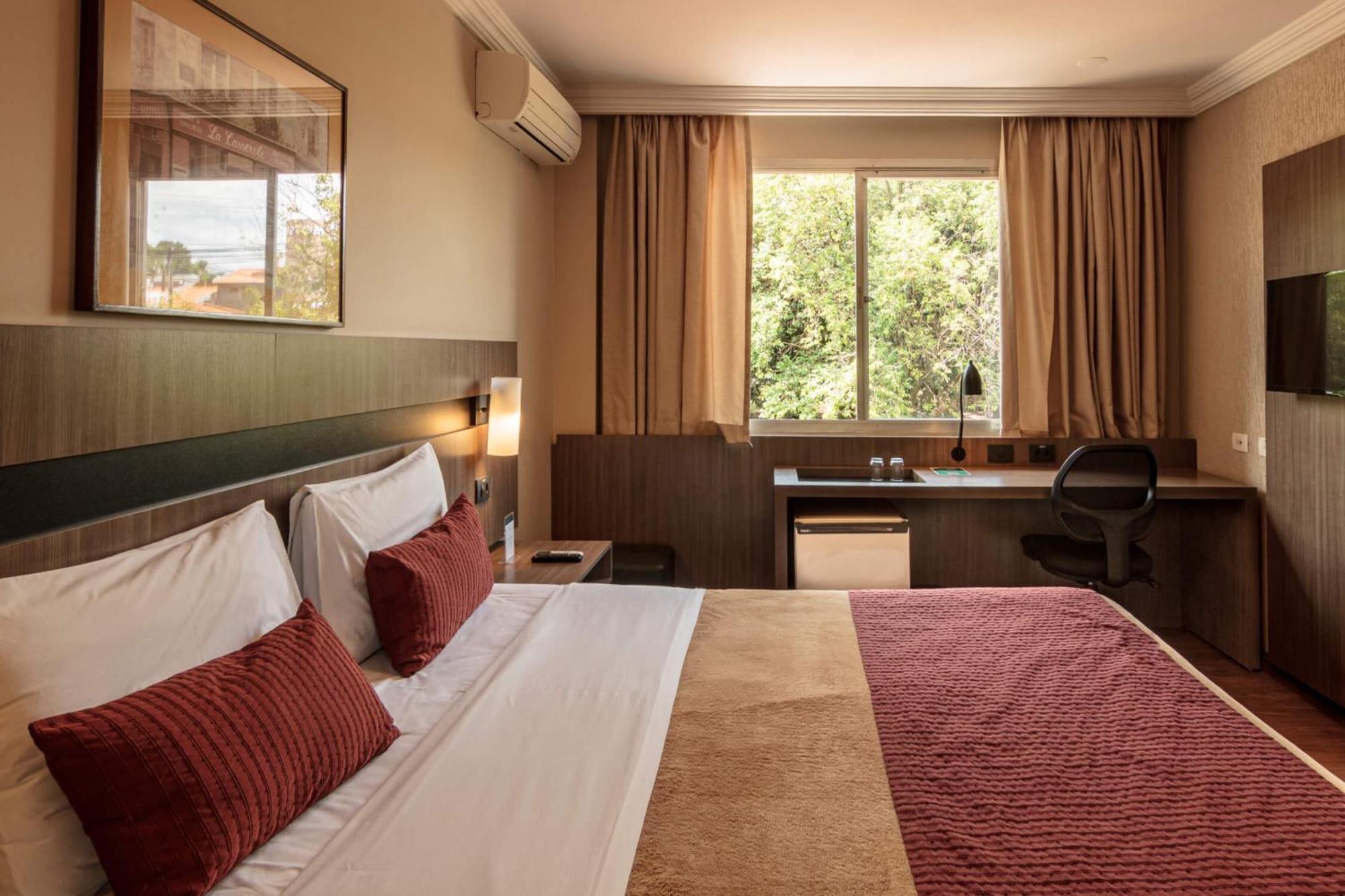 Hotel Deville Express Cascavel Cascavel  Eksteriør billede