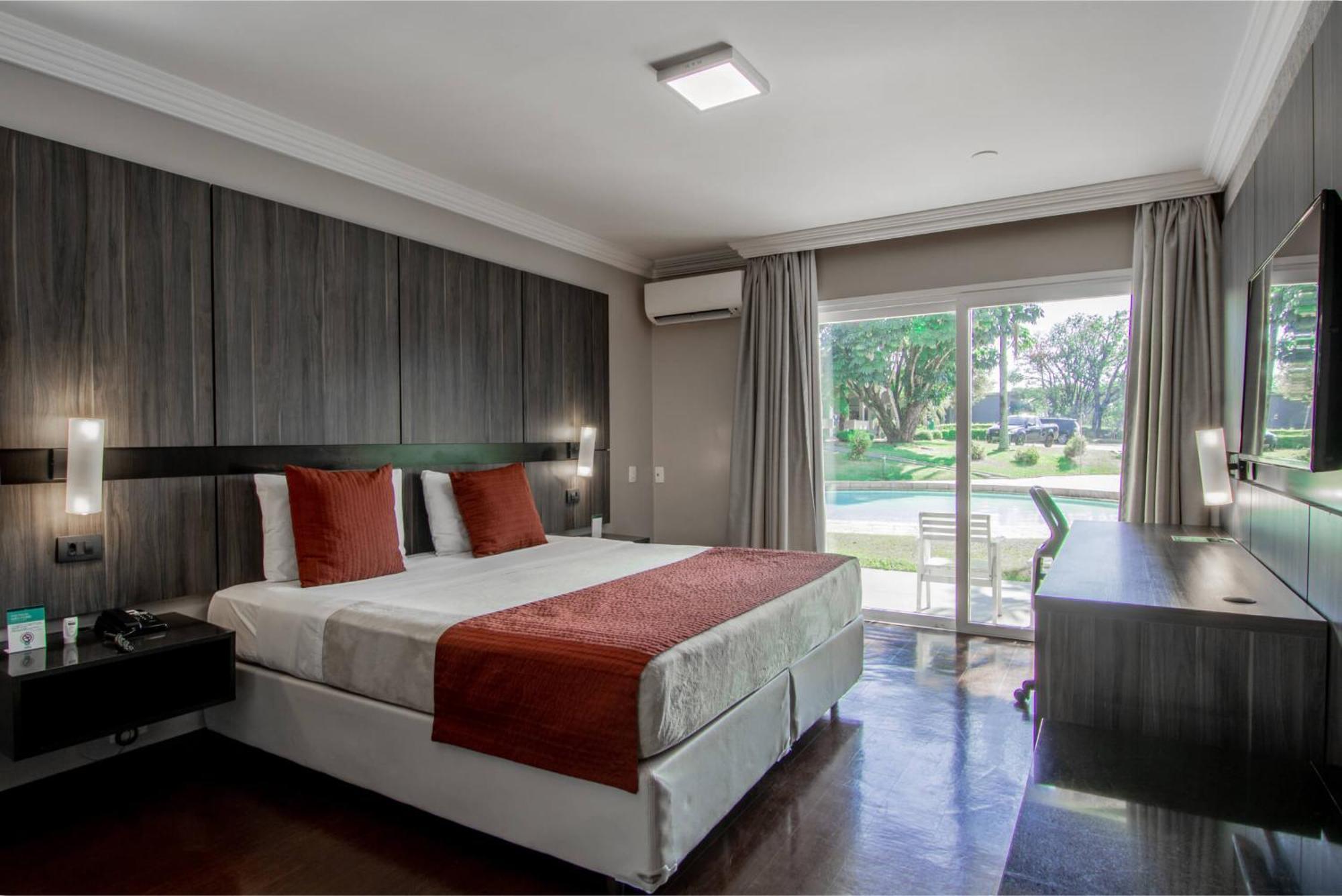 Hotel Deville Express Cascavel Cascavel  Eksteriør billede