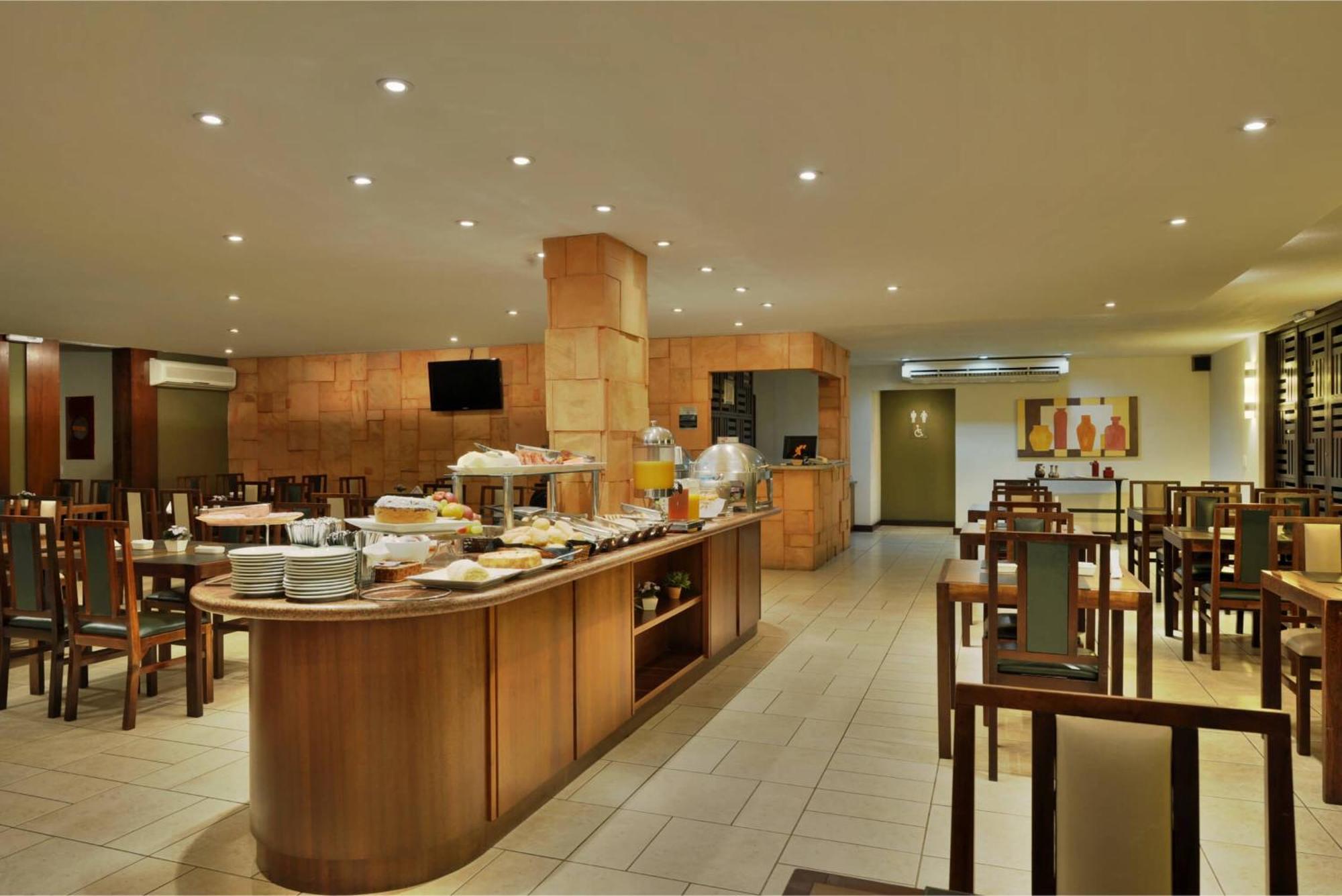 Hotel Deville Express Cascavel Cascavel  Eksteriør billede