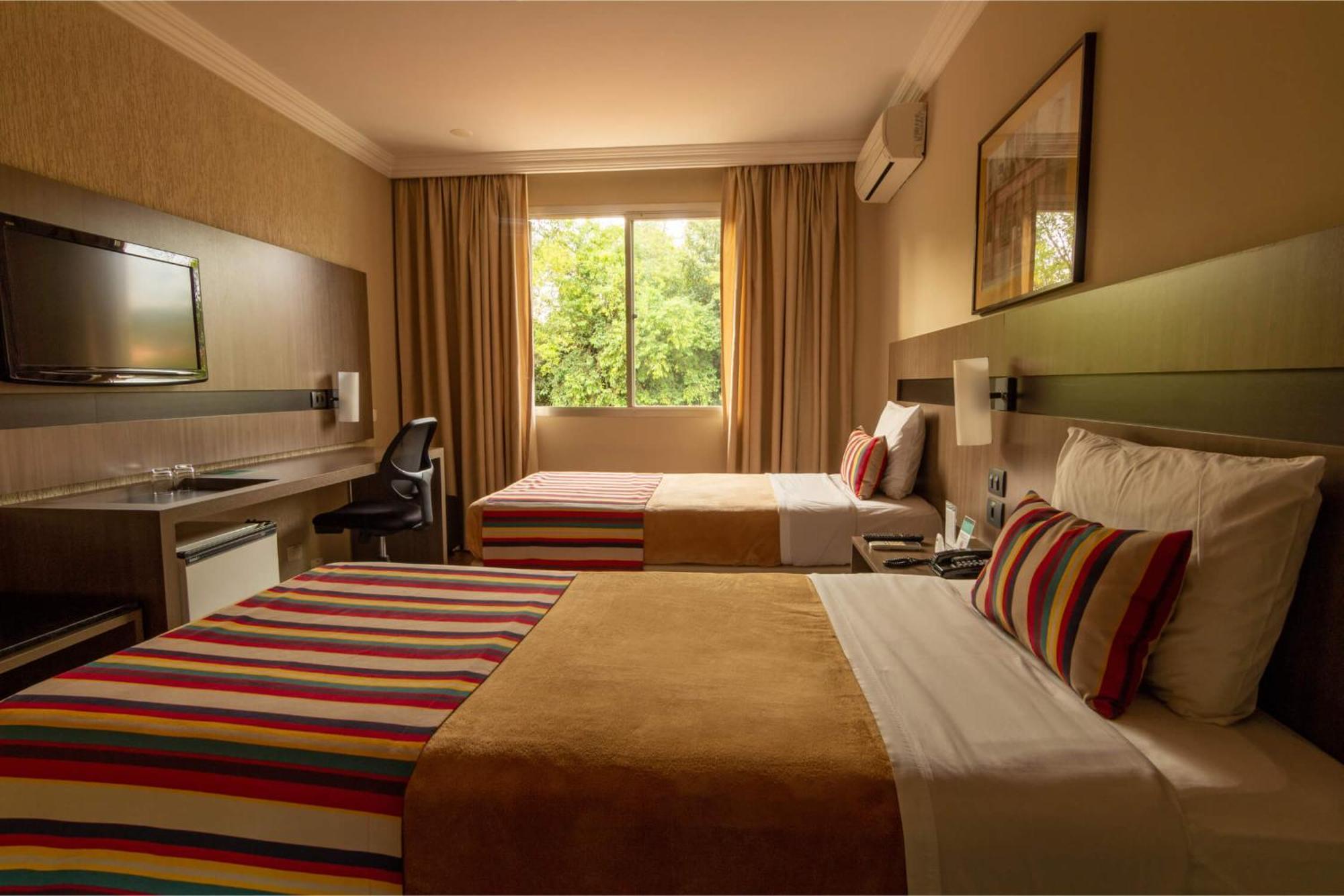 Hotel Deville Express Cascavel Cascavel  Eksteriør billede