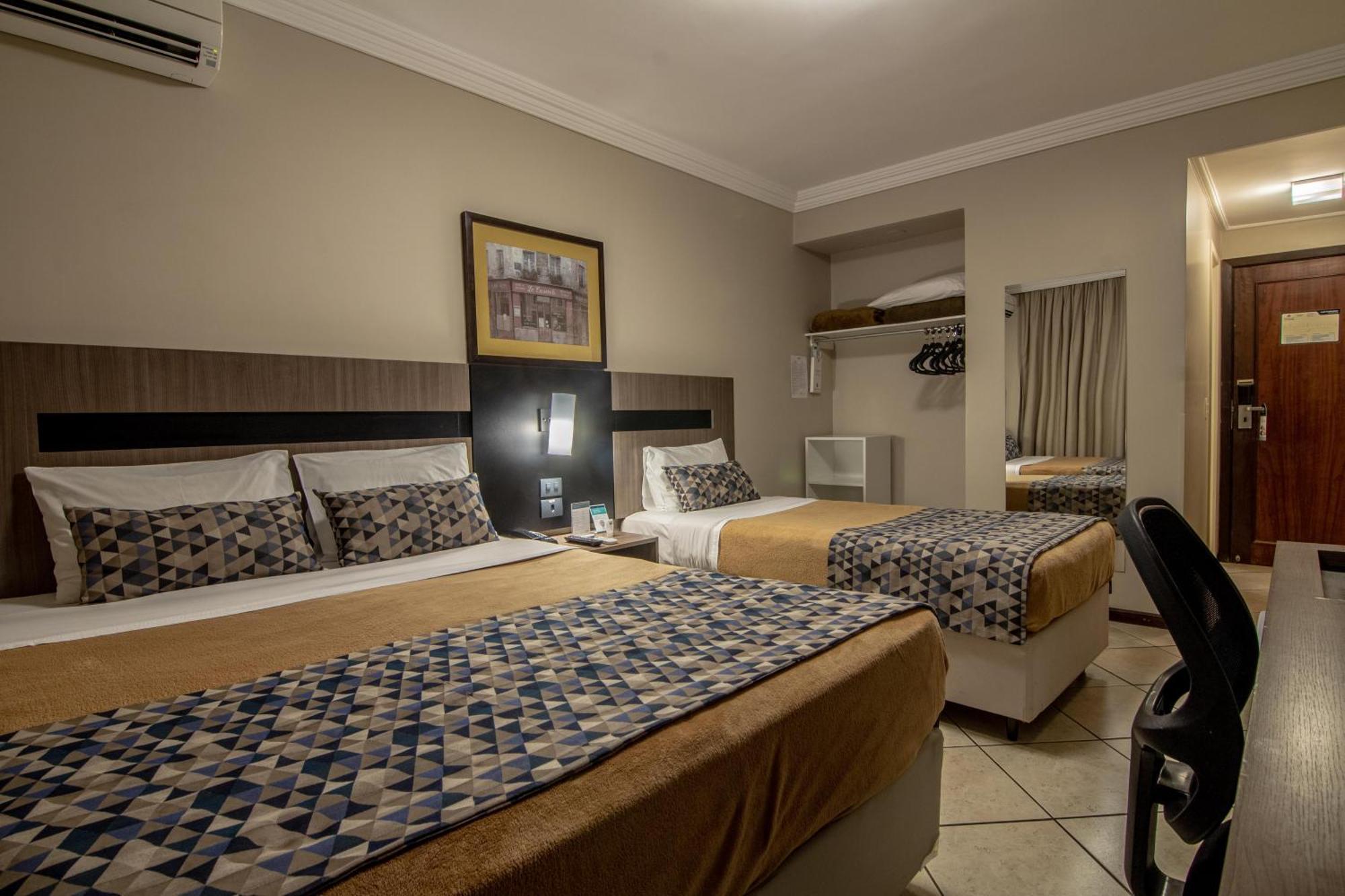 Hotel Deville Express Cascavel Cascavel  Eksteriør billede